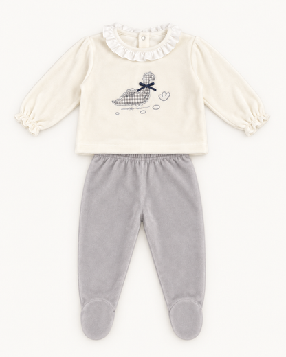 Pijama de bebé blanco y gris