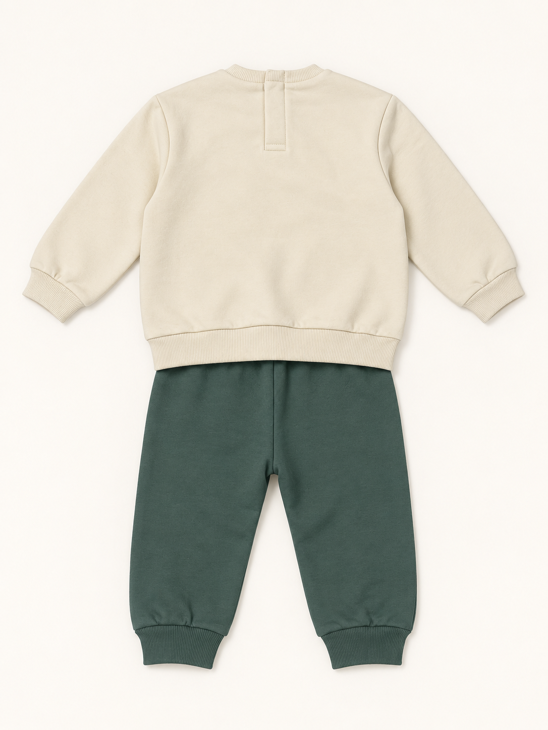 Chándal de niño con oso y pantalón verde