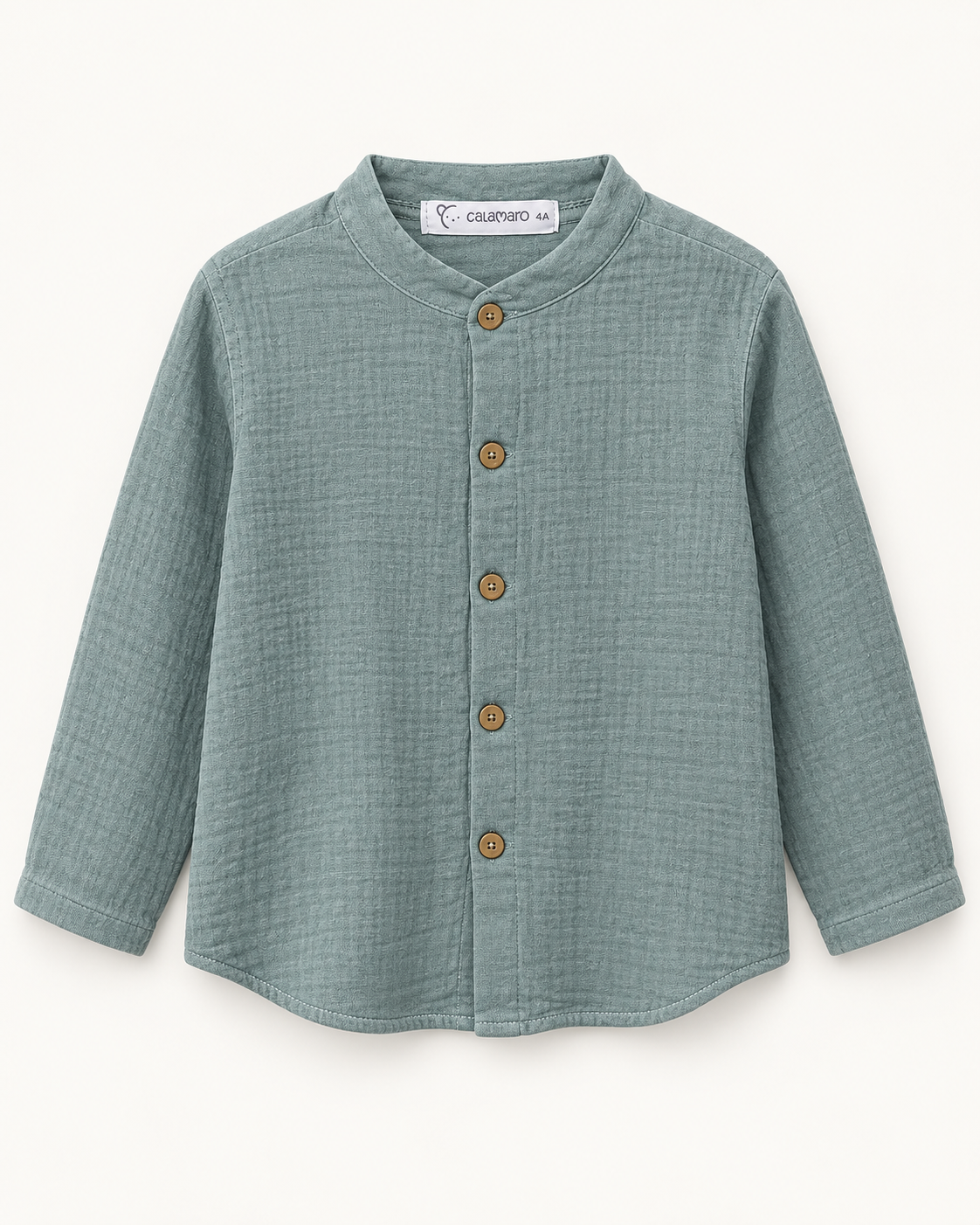 Camisa verde salvia Calamaro de manga larga con cuello mao y botones marrones · vista delantera