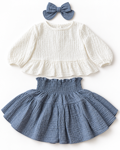 Falda pantalón Atari denim; otras prendas y complementos se venden por separado