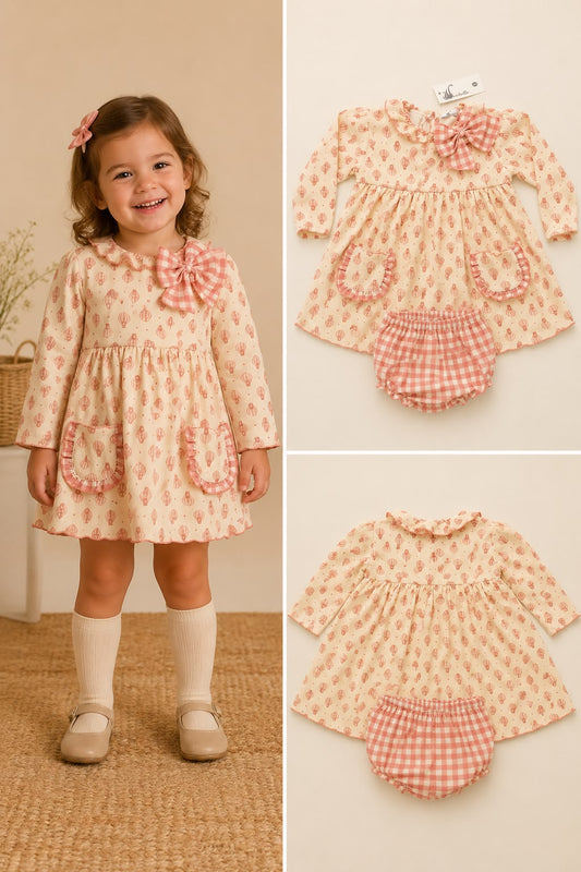 Vestido de bebé con globos rosas y lazo vichy, fotografías del catálogo